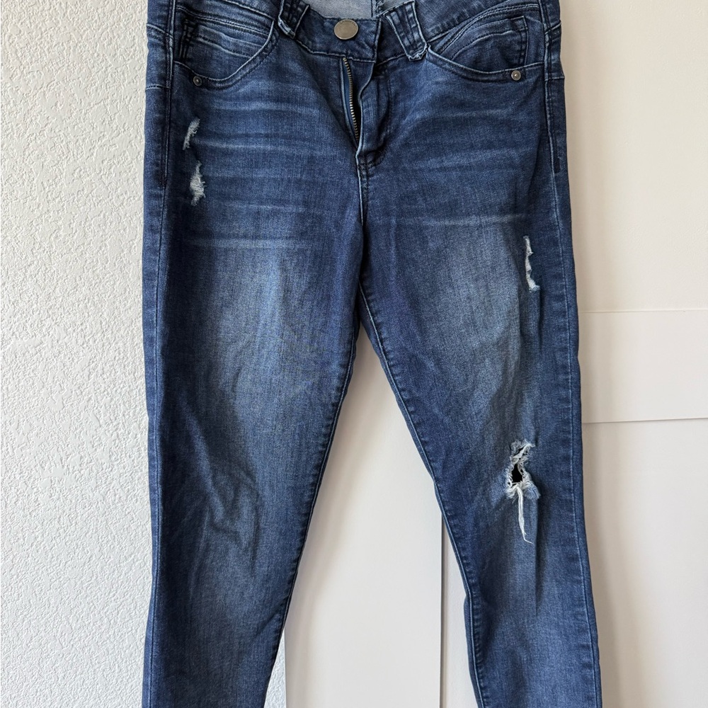 Democracy, “Abs” Solution  Skinny Jeans, distressed, classic blue, size 8. $30